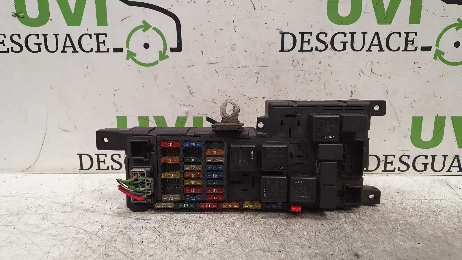 VOLVO S60 1 generation (2000-2009) Fuse Box 8637841,518717004 20031389