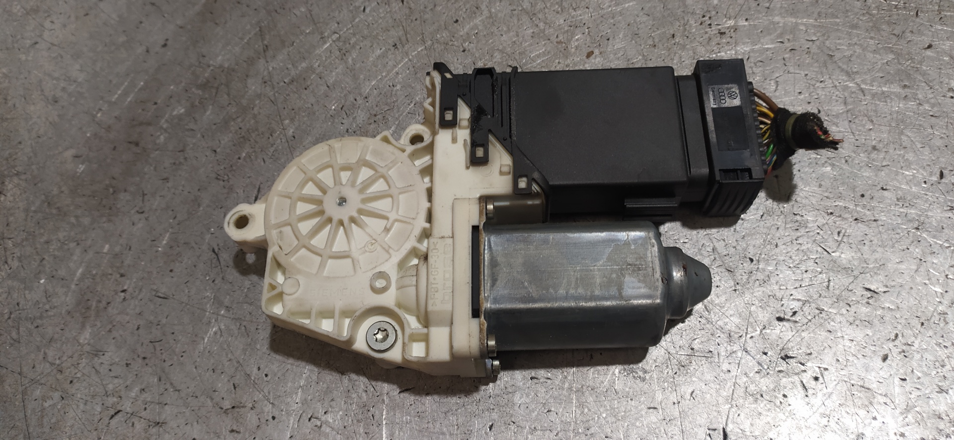 NISSAN Toledo 2 generation (1999-2006) Motor regulator geam ușă stânga față 101387102 20108576