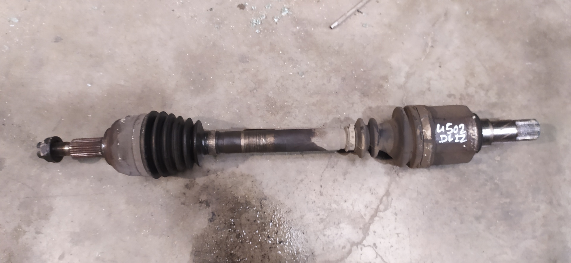 RENAULT Megane 3 generation (2008-2020) Front Left Driveshaft 8200198016 20116465