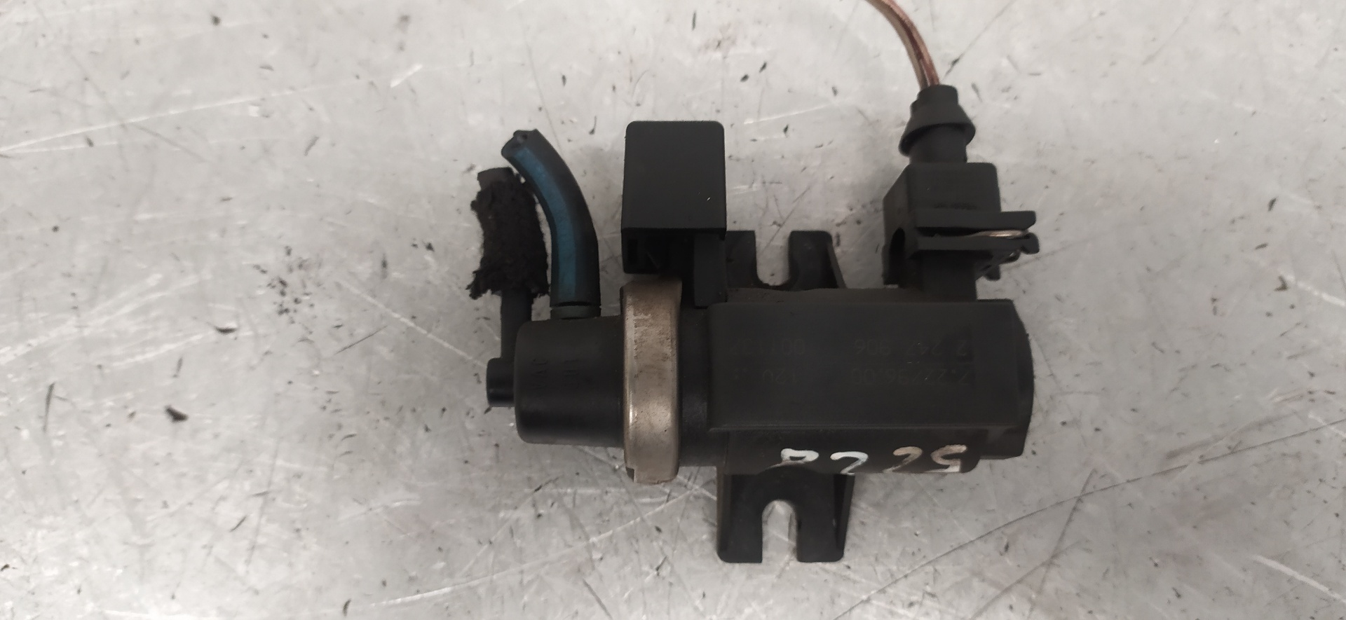 BMW 5 Series E39 (1995-2004) Solenoid Valve 2247906 25967590