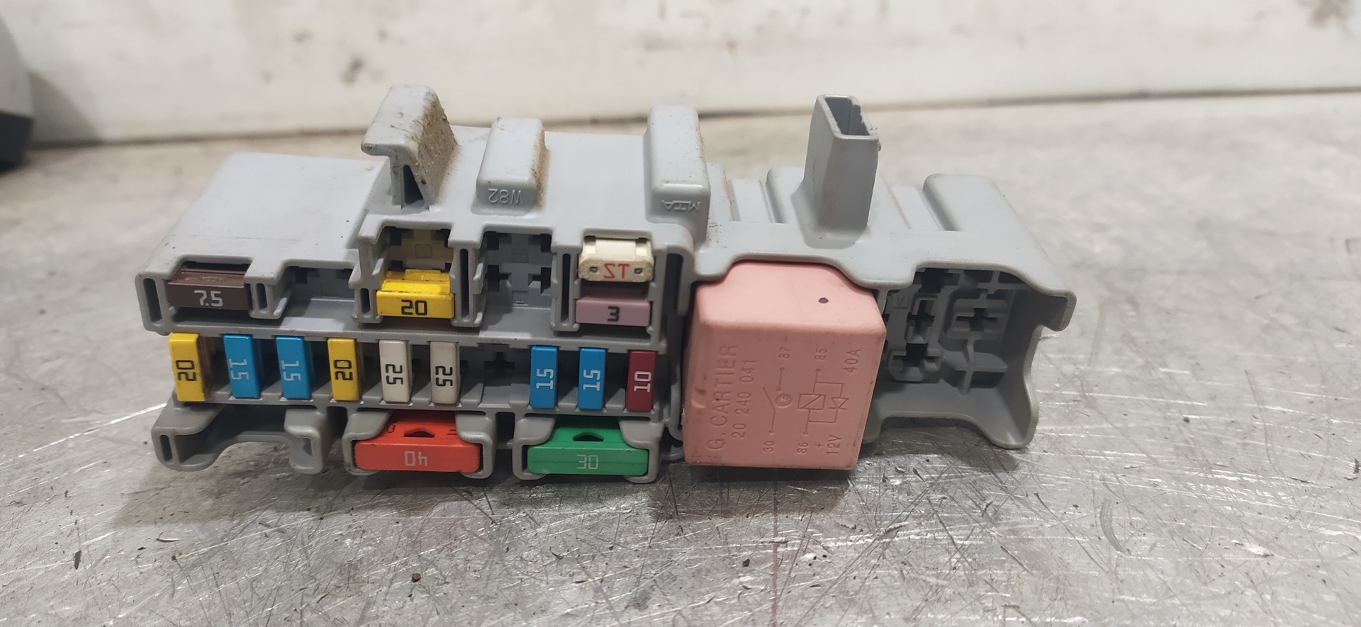 RENAULT Megane 2 generation (2002-2012) Fuse Box 20240041 20079687