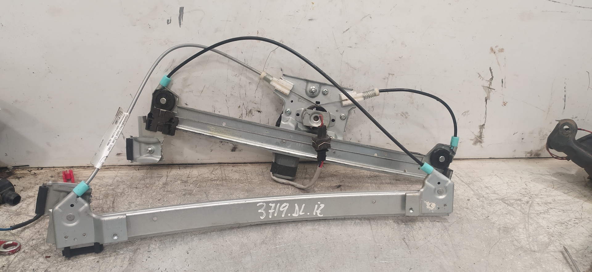 SEAT Ibiza 2 generation (1993-2002) Front Left Door Window Regulator 60270530 20076893