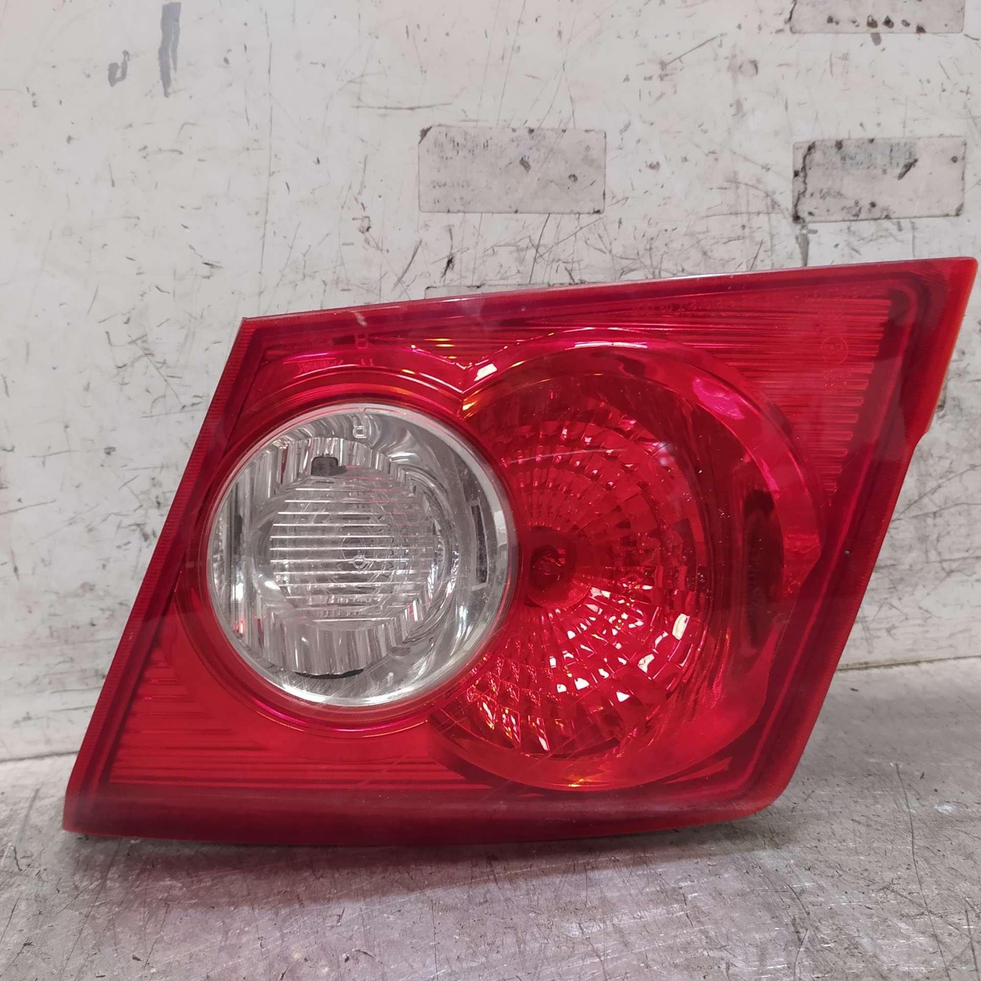 CHEVROLET 3 Series E46 (1997-2006) Rear Right Taillight Lamp 8364924 25917687