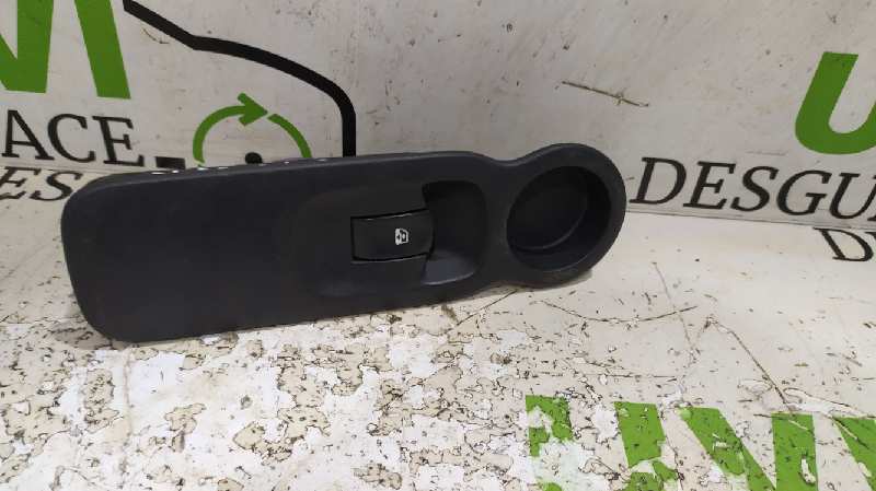 RENAULT Modus 1 generation (2004-2012) Front Right Door Window Switch 8200278436 19986221