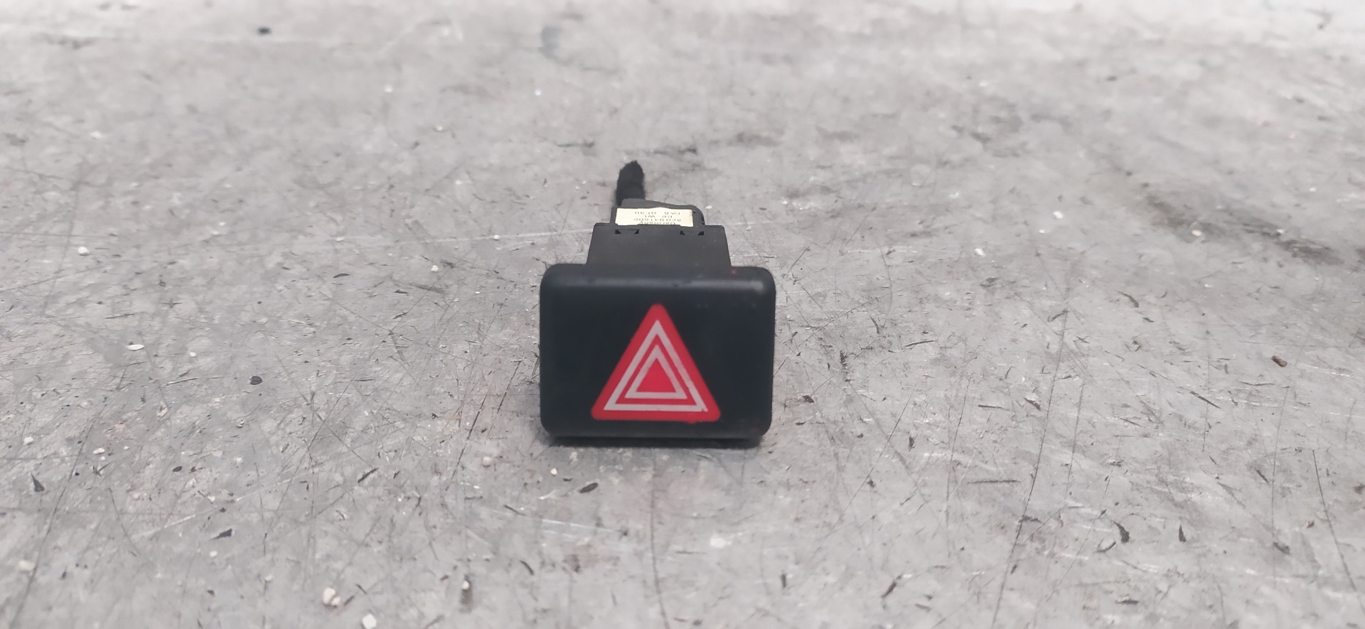 SUZUKI A4 B6/8E (2000-2005) Hazard button 8E0941509 20044240