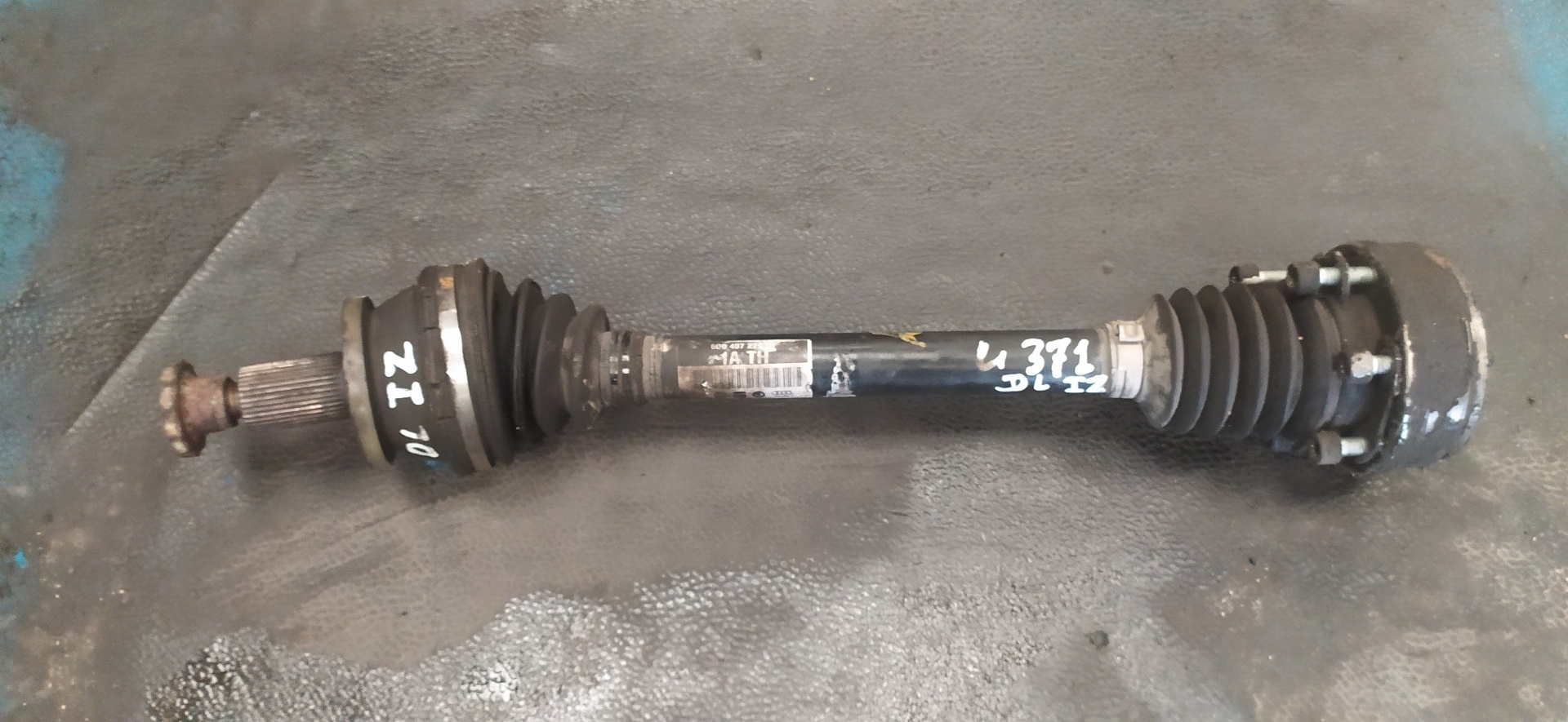 SKODA Roomster 5J  (2010-2015) Front Left Driveshaft 6Q0407271A1 20111294