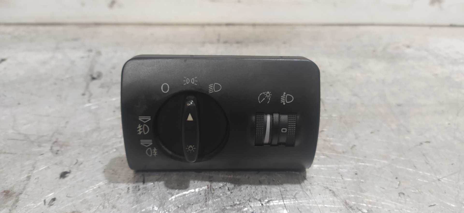 AUDI A3 8L (1996-2003) Headlight Switch Control Unit 8L0953513H 20078197