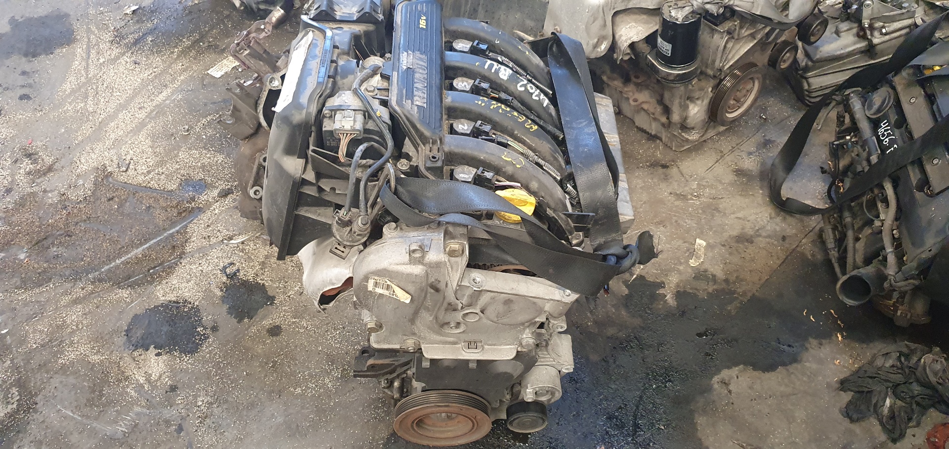 RENAULT Megane 2 generation (2002-2012) Variklis K4J740 20125885