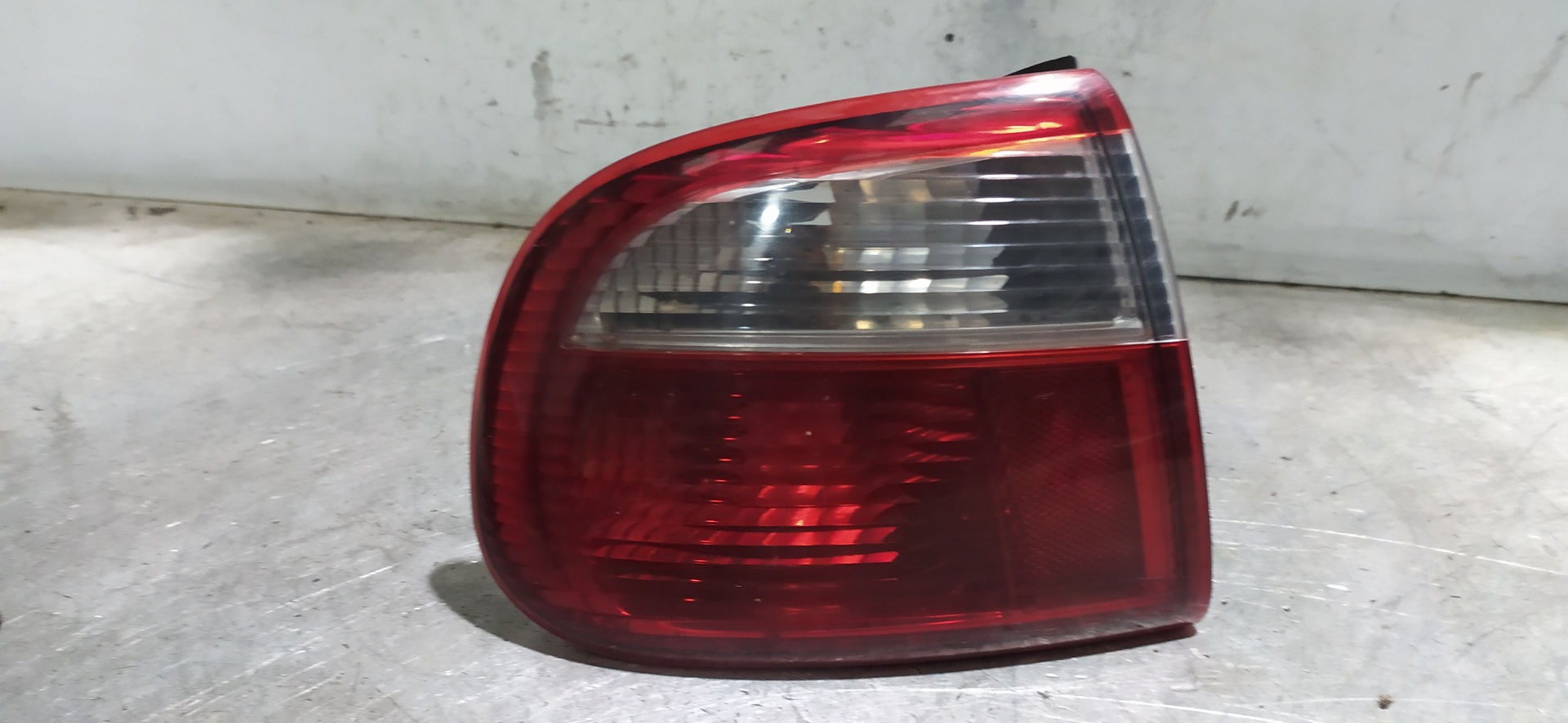 NISSAN Toledo 2 generation (1999-2006) Rear Left Taillight 1M5945095B 20108077