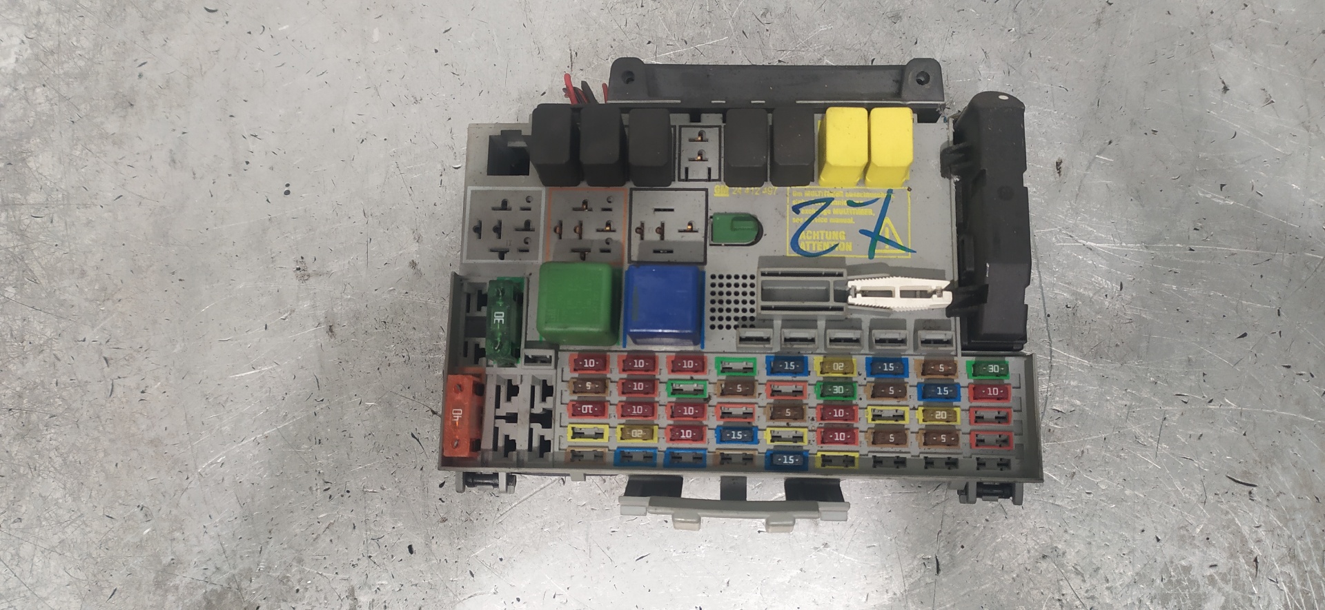 OPEL Astra H (2004-2014) Fuse Box 24412497 25909974