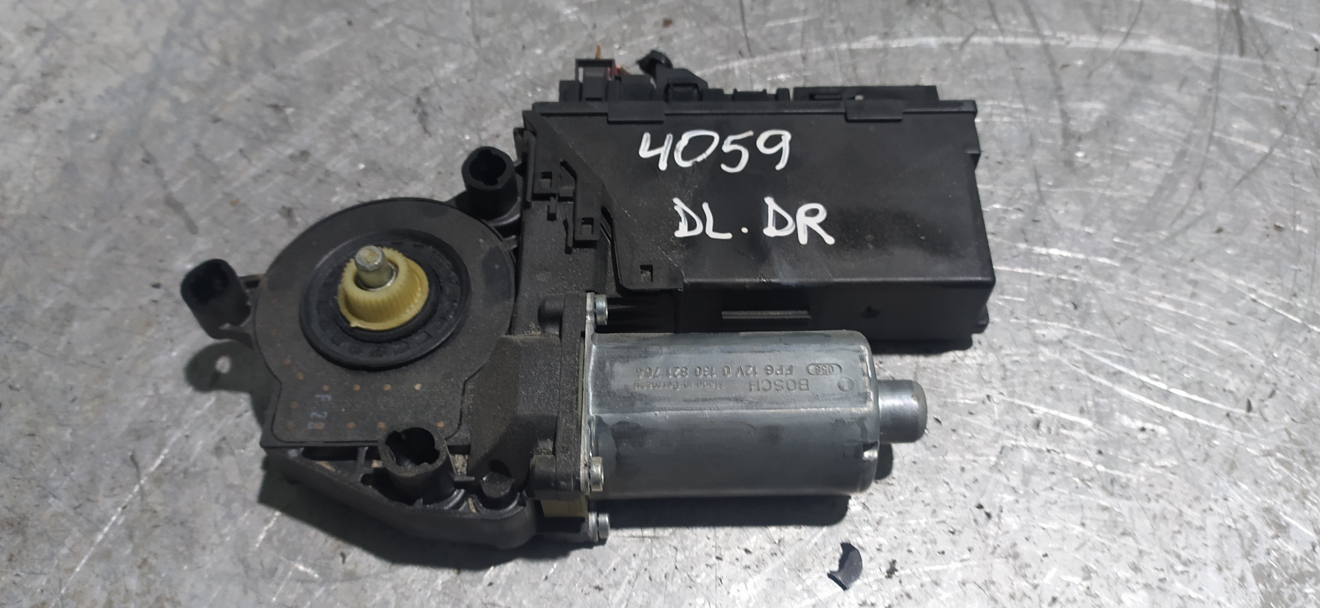 AUDI A4 B6/8E (2000-2005) Motor de control geam ușă dreapta față 0130821764 20087140