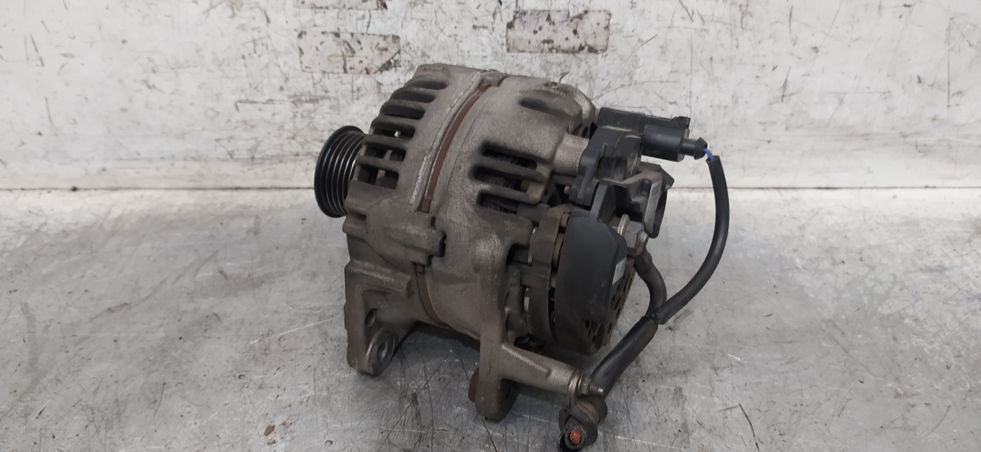 VOLKSWAGEN Polo 4 generation (2001-2009) Alternator 037903025M 25035527