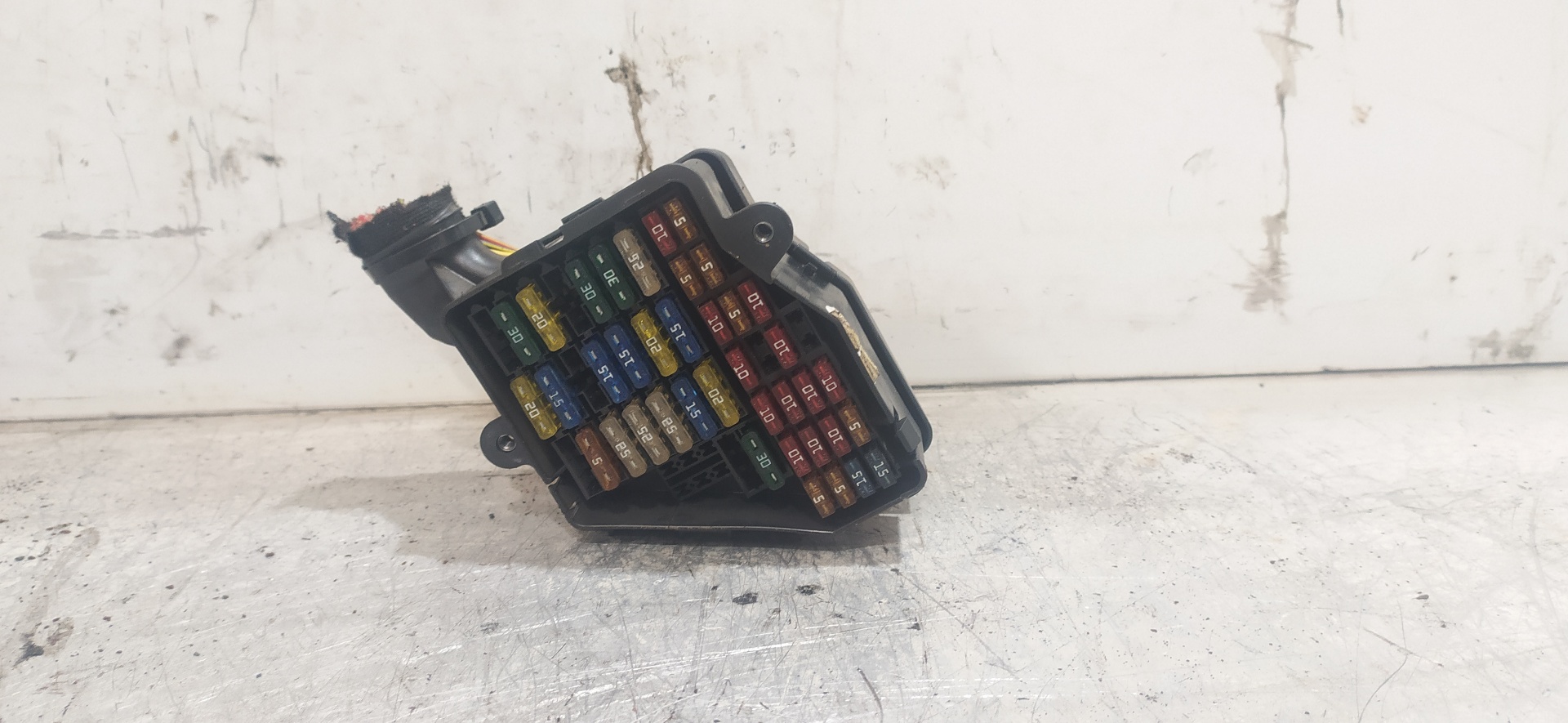 VOLKSWAGEN Passat B5 (1996-2005) Fuse Box 8D1941824 20078216