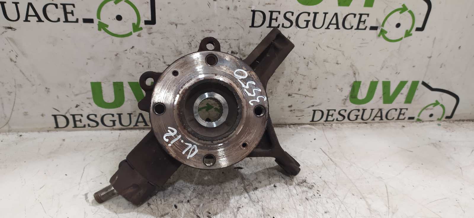 PEUGEOT 307 1 generation (2001-2008) Front Left Wheel Hub 20010829