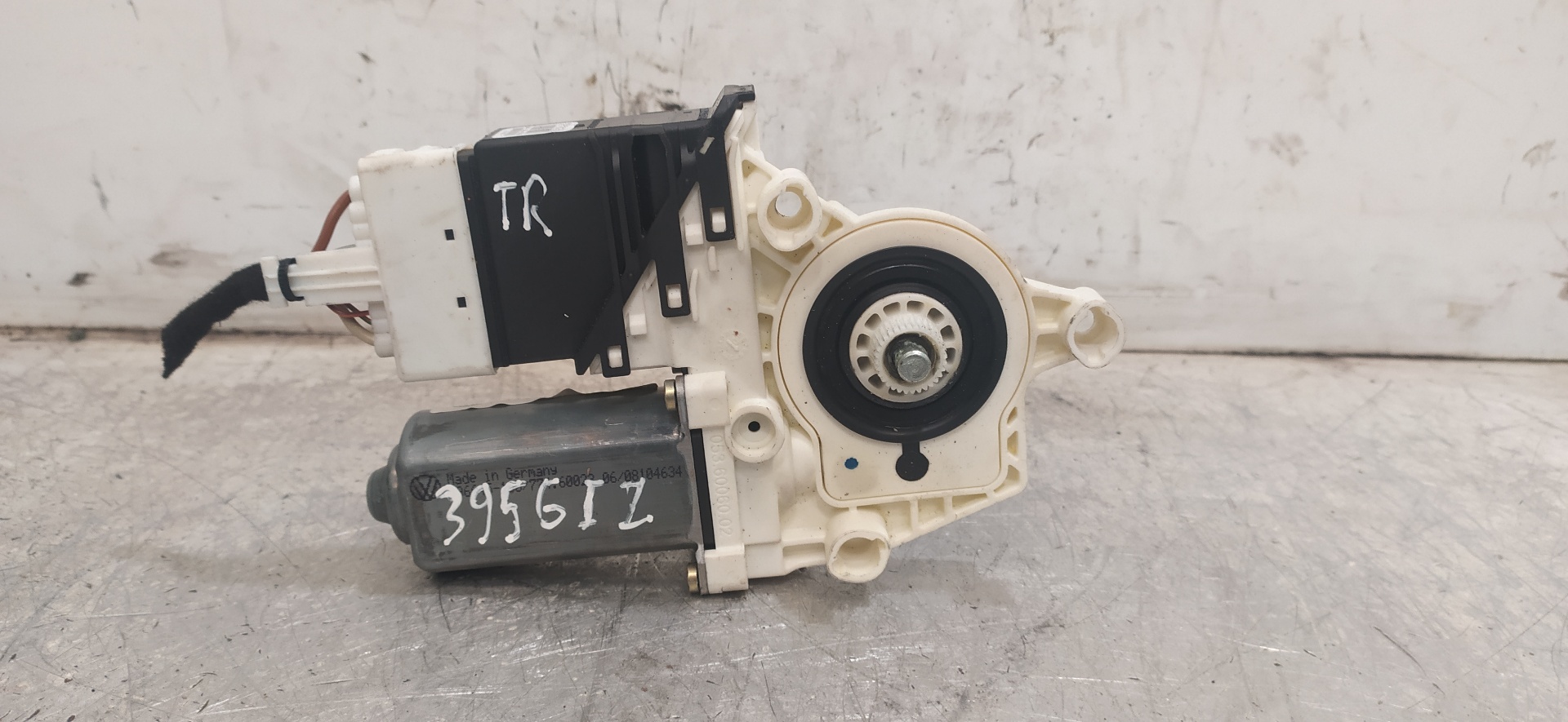 VOLKSWAGEN Touran 1 generation (2003-2015) Moteur de commande de vitre de porte arrière gauche 1K0959703B 20076585