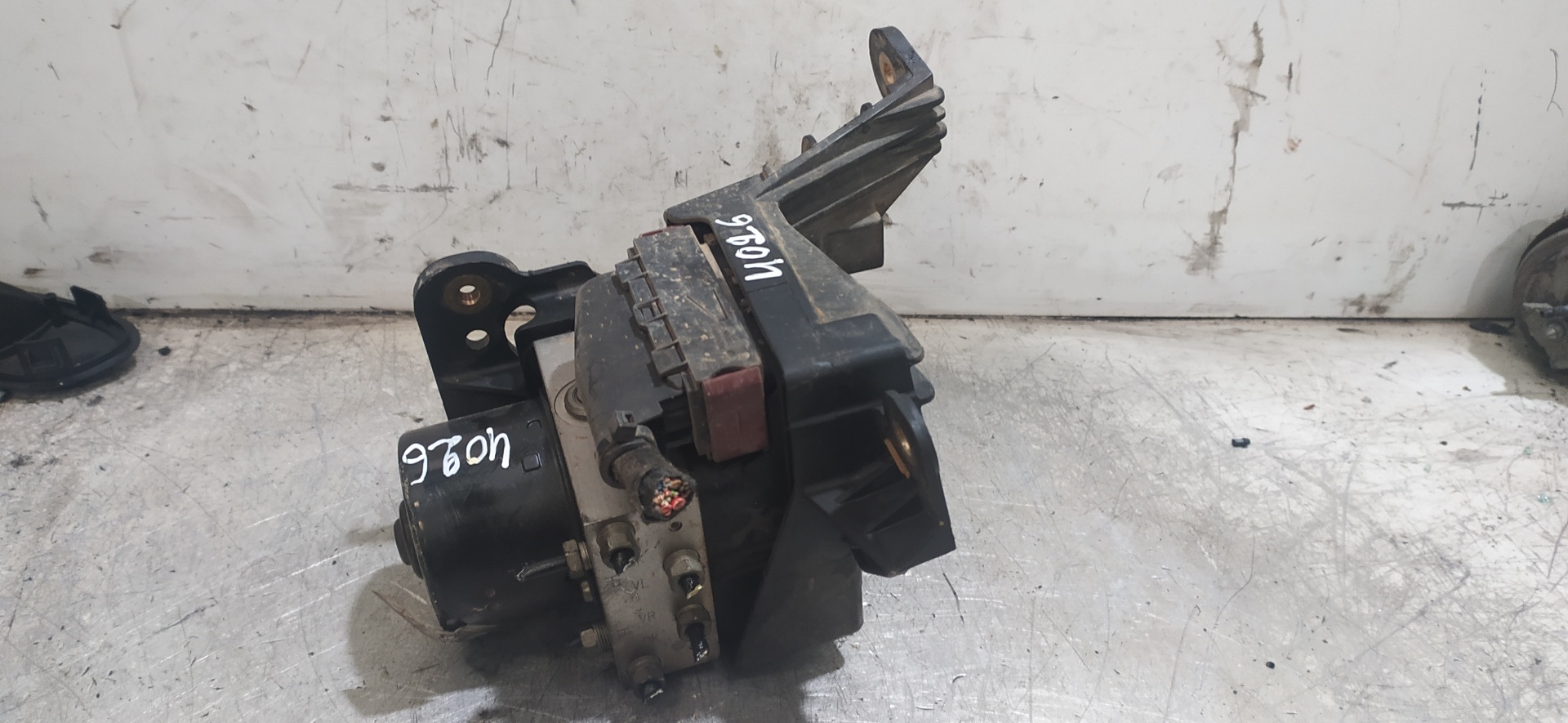 SUBARU Astra H (2004-2014) Абс блок 13213610 20082358