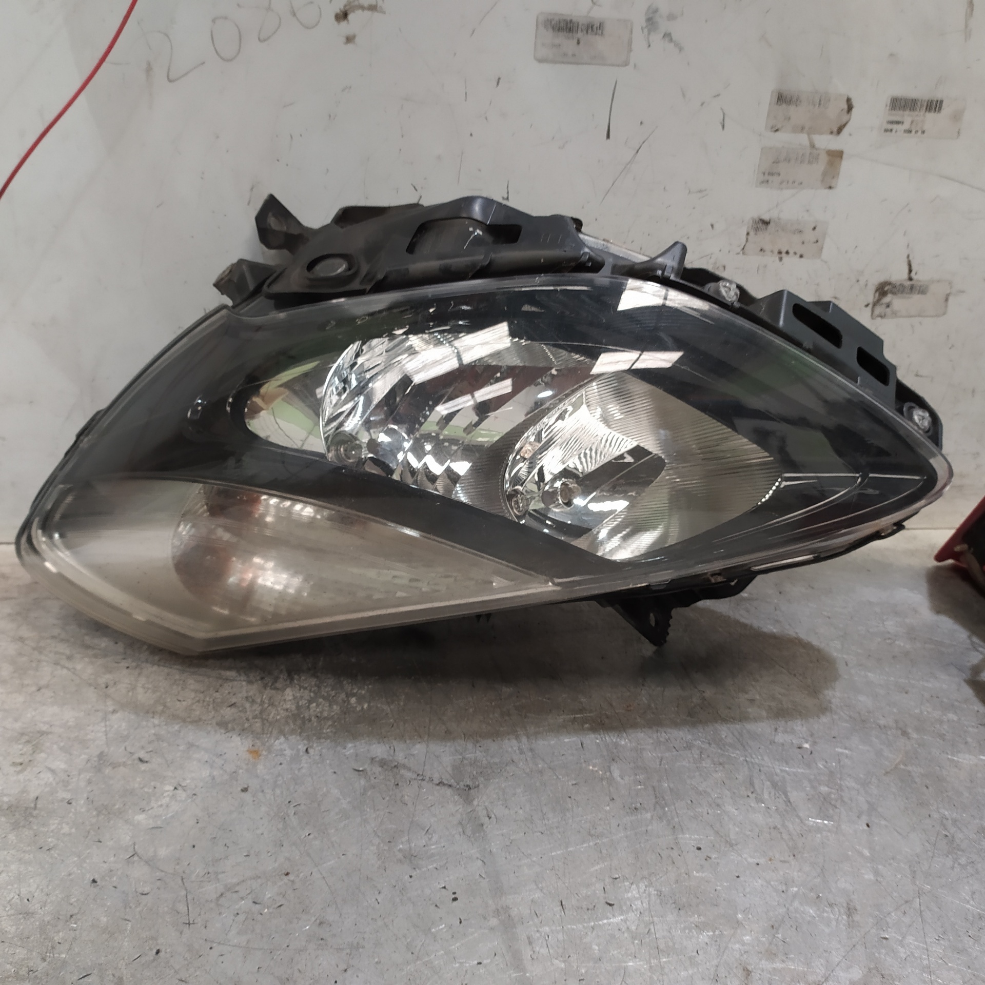 RENAULT Clio 3 generation (2005-2012) Front Left Headlight 8200892497 25967735