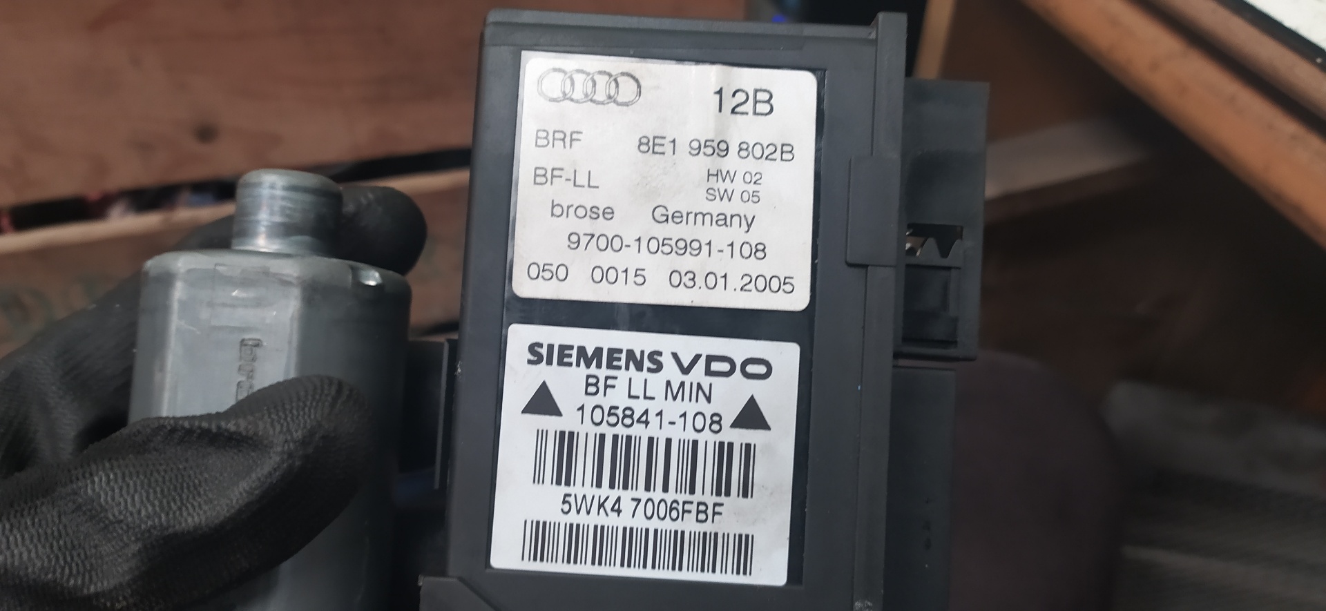 AUDI A4 B6/8E (2000-2005) Priekšējo labo durvju logu pacelšanas motorīts 0130821764,8E1959802B 20044253