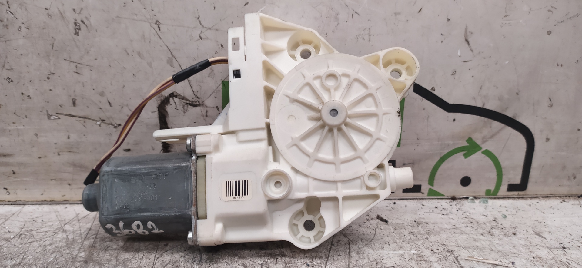 PEUGEOT Focus 2 generation (2004-2011) Motor de control geam ușă dreapta față 4M5T14553,995209101 20045706