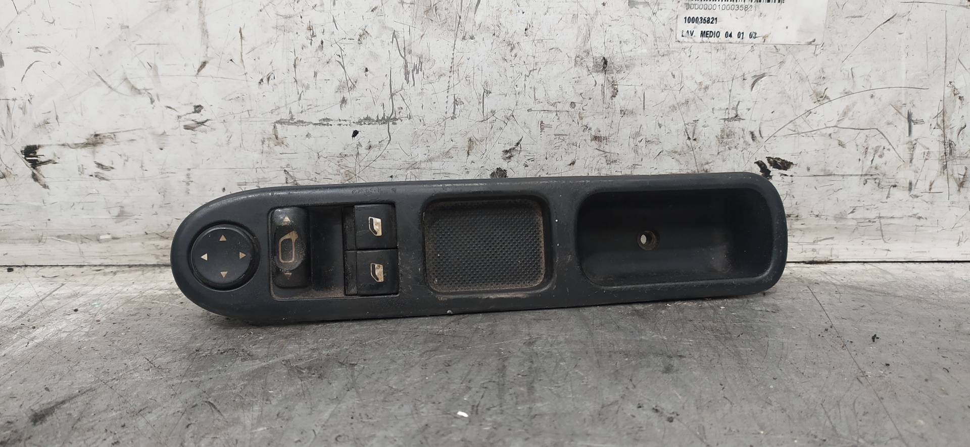 CITROËN Front Left Door Window Switch 96351622XT 23388705