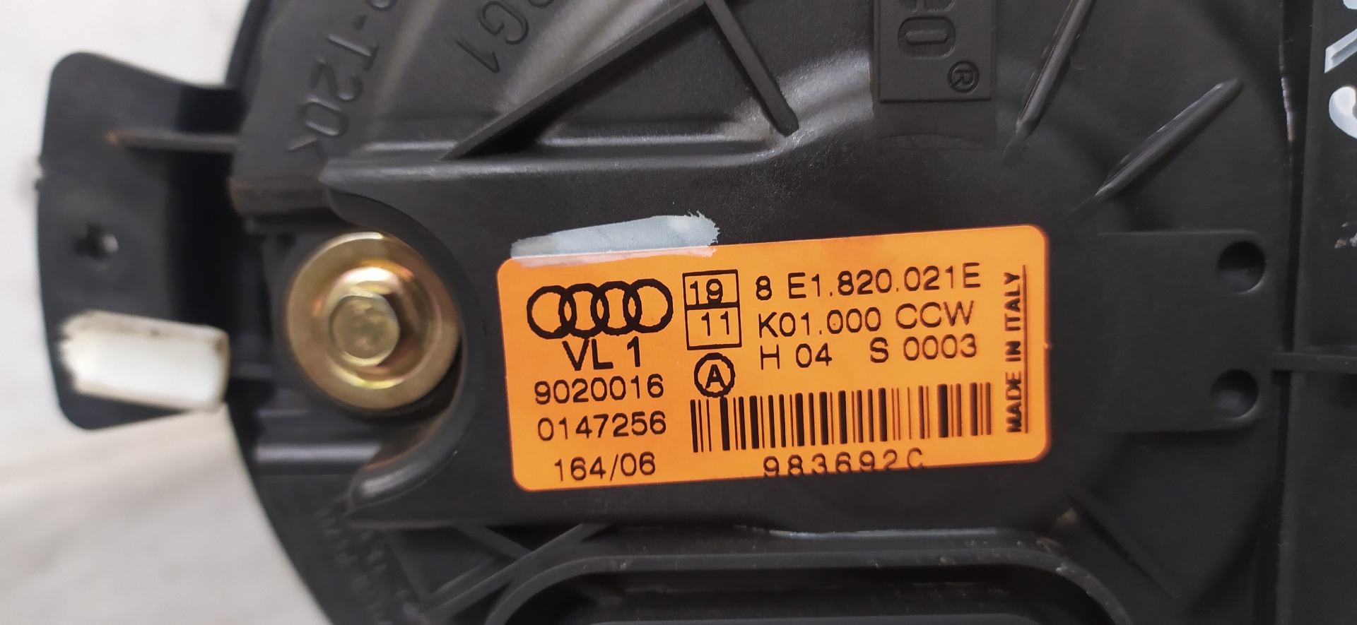 AUDI A4 B6/8E (2000-2005) Lämmittimen tuuletin 8E1820021E 23382322