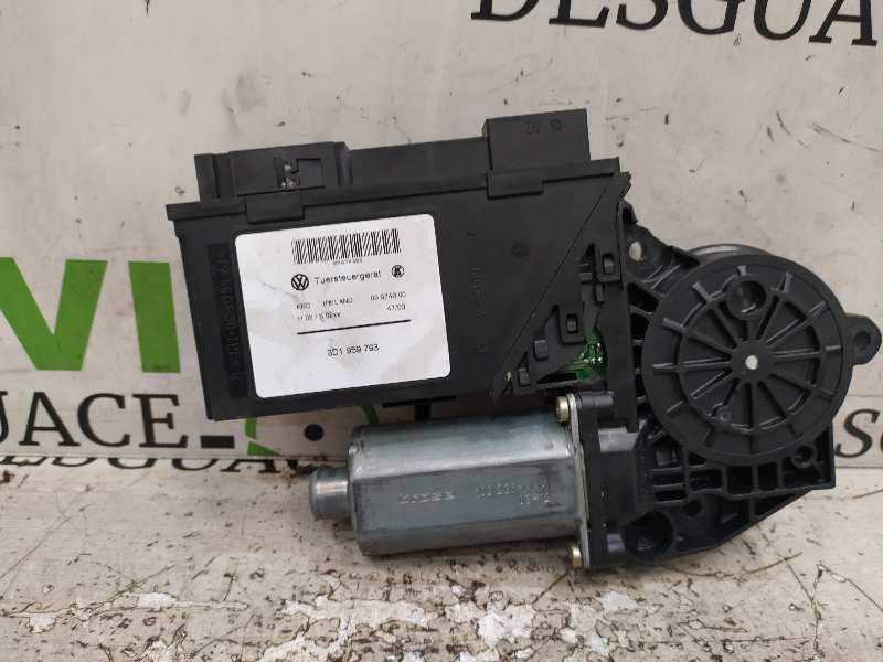 VOLKSWAGEN Touareg 1 generation (2002-2010) Motor regulator geam ușă stânga față 3D1959793 19986249