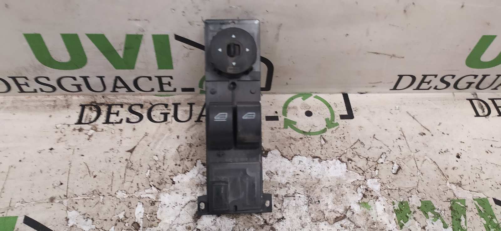 PEUGEOT Focus 2 generation (2004-2011) Front Left Door Window Switch 7M5T14529BA 20000558