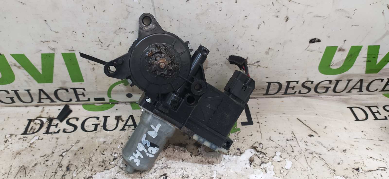 KIA Carnival 2 generation (2006-2010) Front Left Door Window Regulator Motor 824504D010 20002105