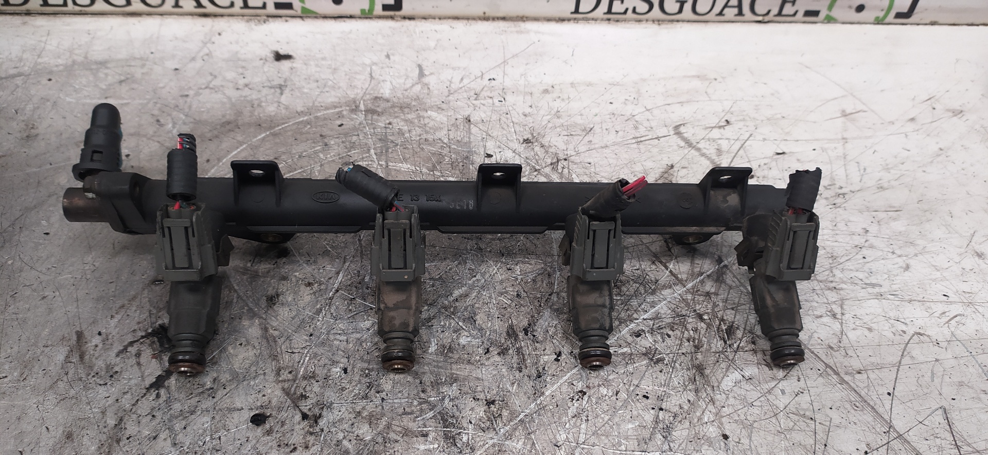 KIA Carens 2 generation (2002-2006) Fuel Rail 0K30E1315X 20057360