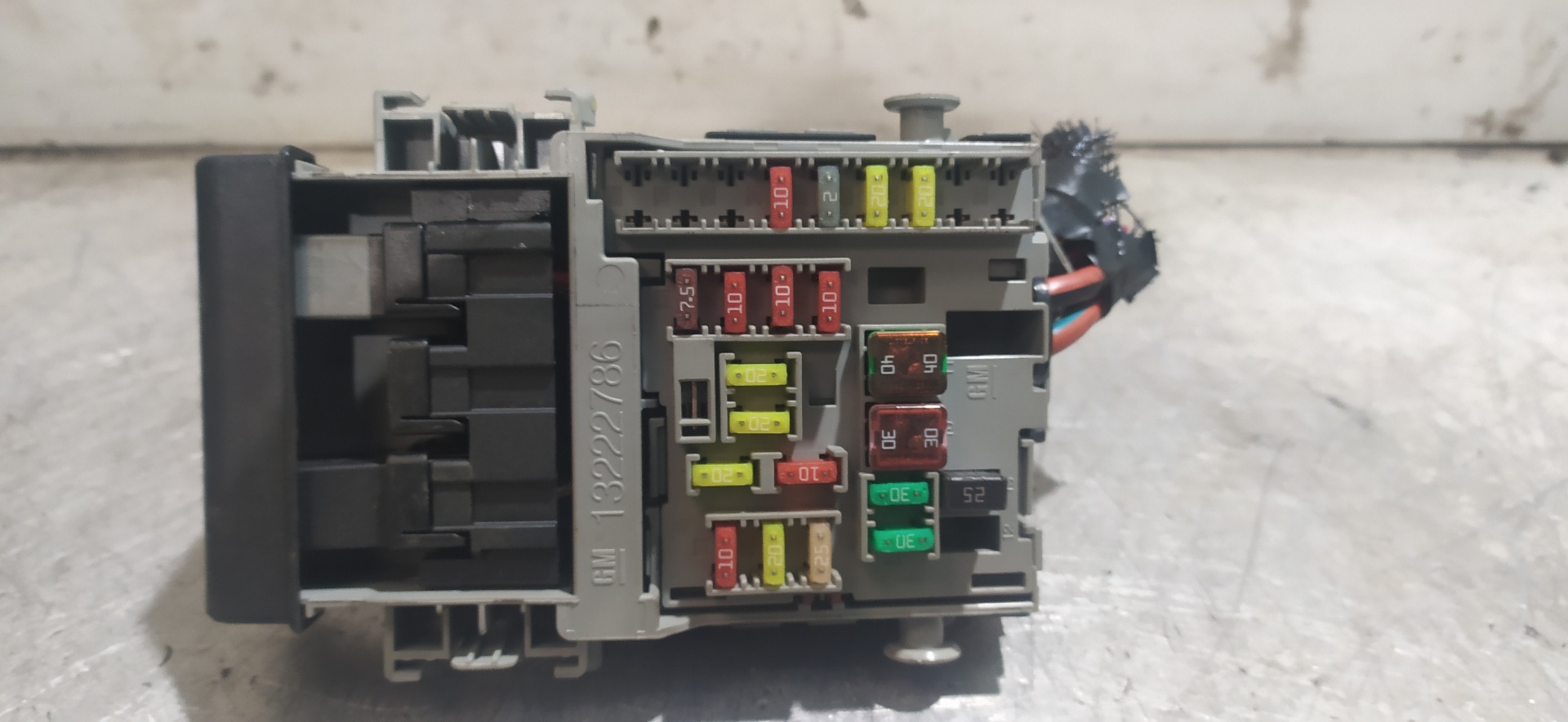 OPEL Insignia A (2008-2016) Fuse Box 13222786 20082132