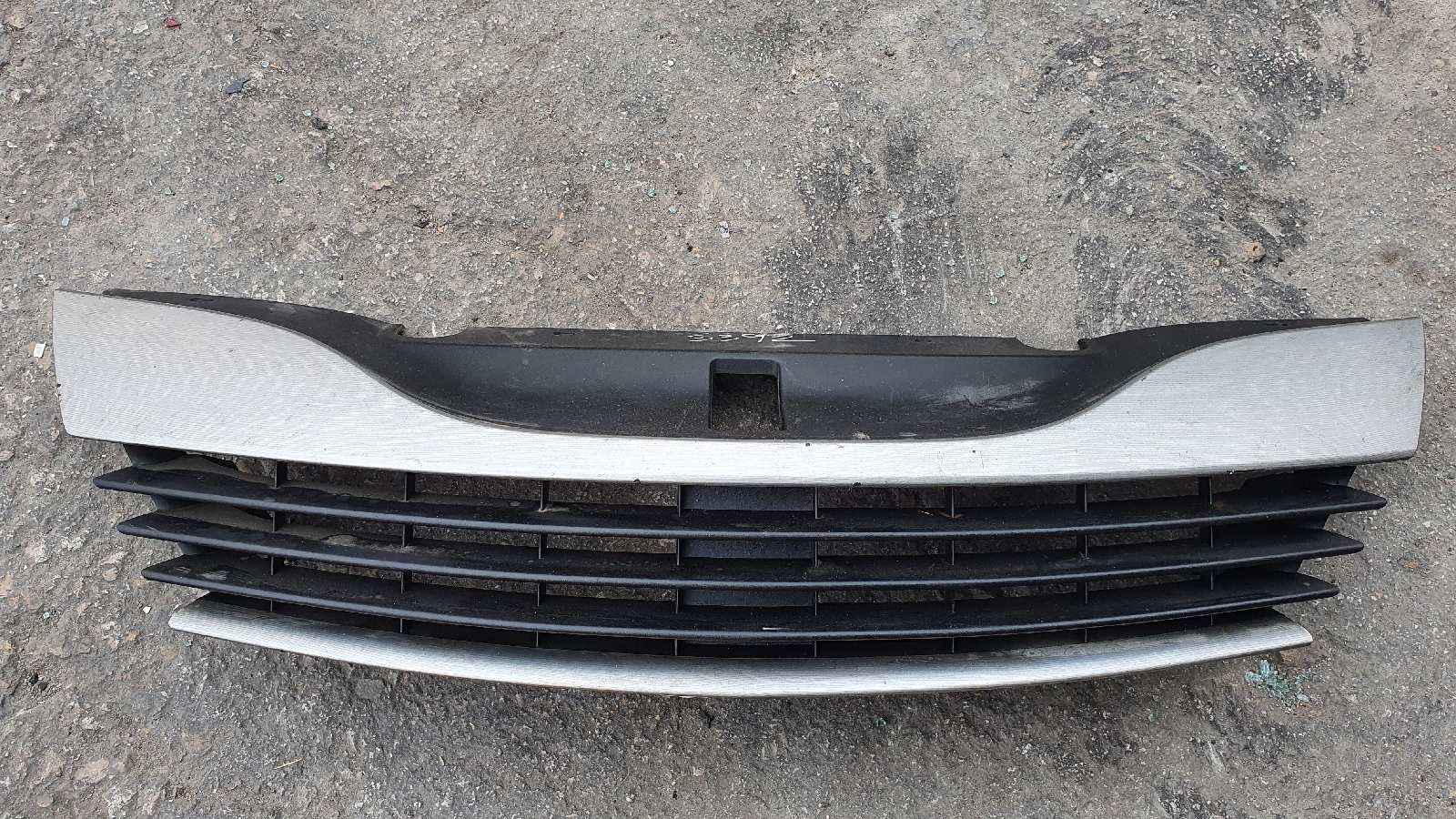 RENAULT Laguna 2 generation (2001-2007) Решетка радиатора 8200012581 20031445