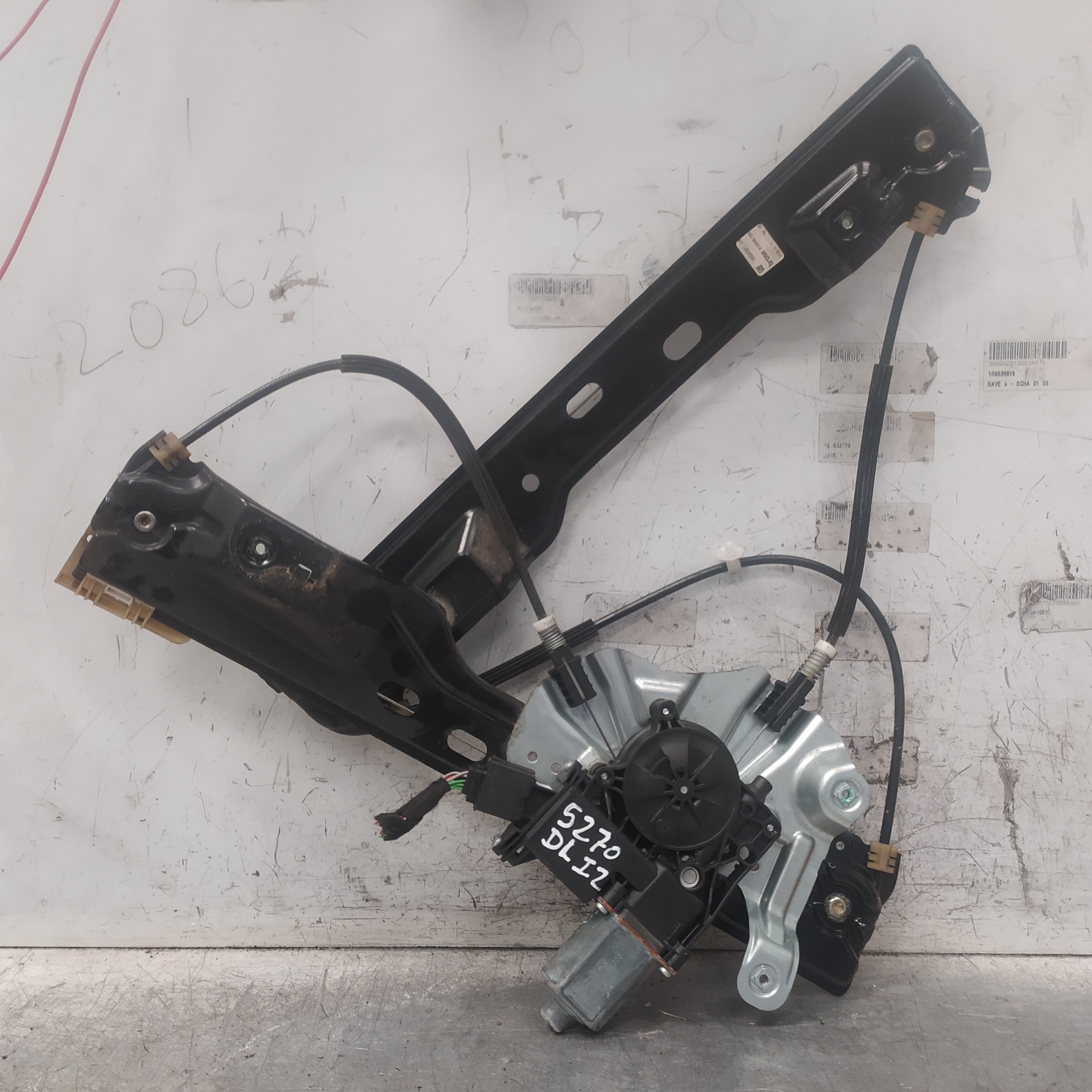 OPEL Astra J (2009-2020) Front Left Door Window Regulator 13350757 25917507