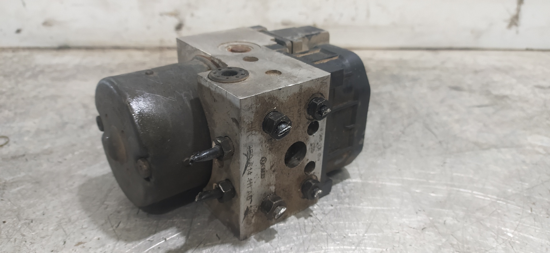 VOLKSWAGEN Passat B5 (1996-2005) ABS Pump 0265216559,8E0614111AB 20076579