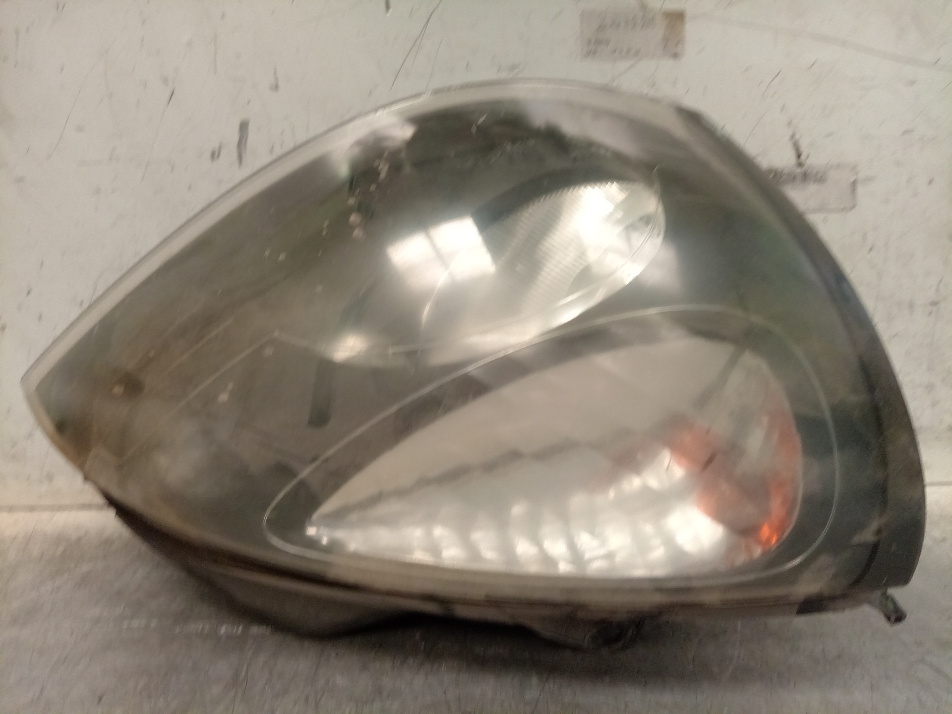 RENAULT Clio 3 generation (2005-2012) Front Right Headlight 25917497