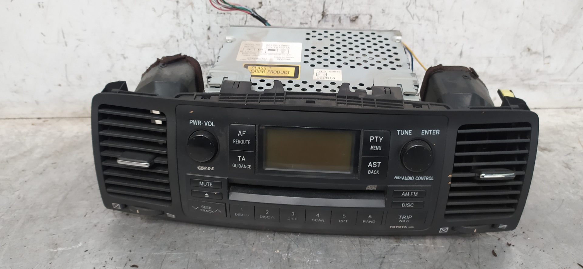 TOYOTA Corolla E120 (2000-2008) Music Player Without GPS 8612012880 24402931