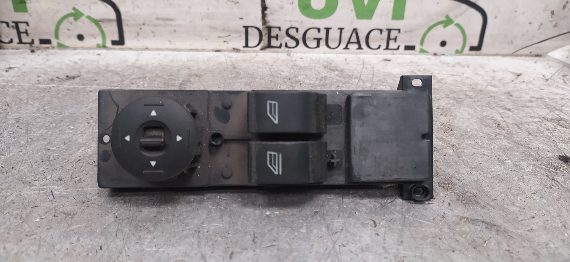 PEUGEOT Focus 2 generation (2004-2011) Front Left Door Window Switch 3M5T14529CD, 03168002 20045645