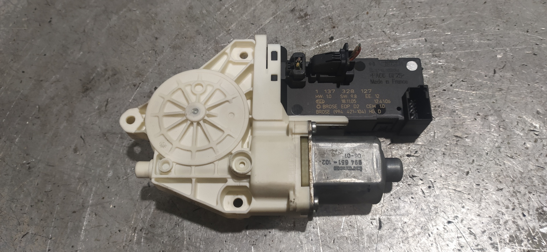 PEUGEOT 407 1 generation (2004-2010) Front Right Door Window Control Motor 0130822201, 994651102, 1137328127 20111131