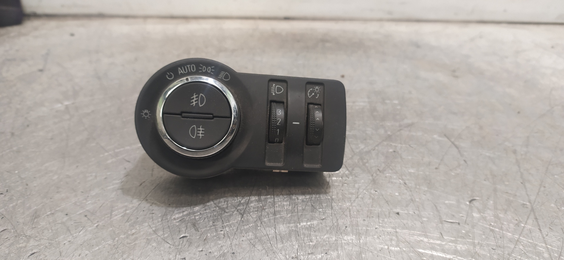 OPEL Insignia A (2008-2016) Headlight Switch Control Unit 13268702 23372955