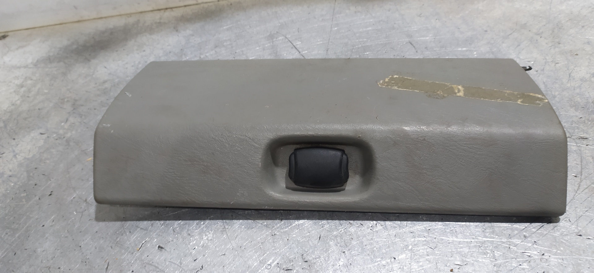 OPEL Vivaro A (2002-2006) Glove Box 20113519