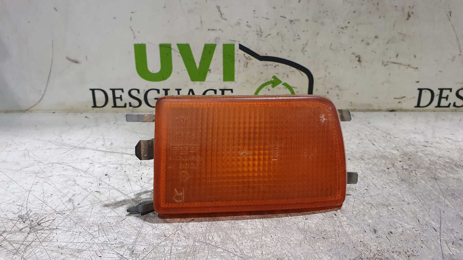 VOLKSWAGEN Golf 3 generation (1991-1998) Front Right Fender Turn Signal 1H0953156C 20028448