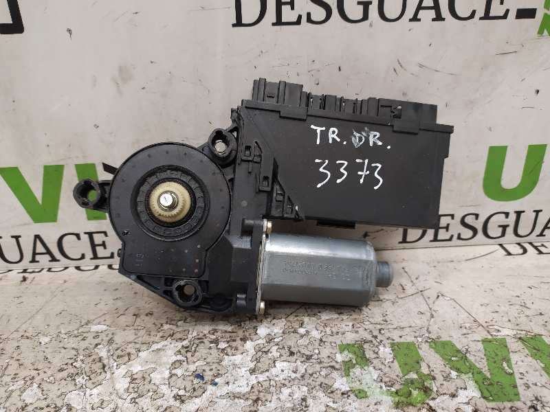 VOLKSWAGEN Touareg 1 generation (2002-2010) Motor de control geam ușă  dreapta spate 7L0959794 19985907