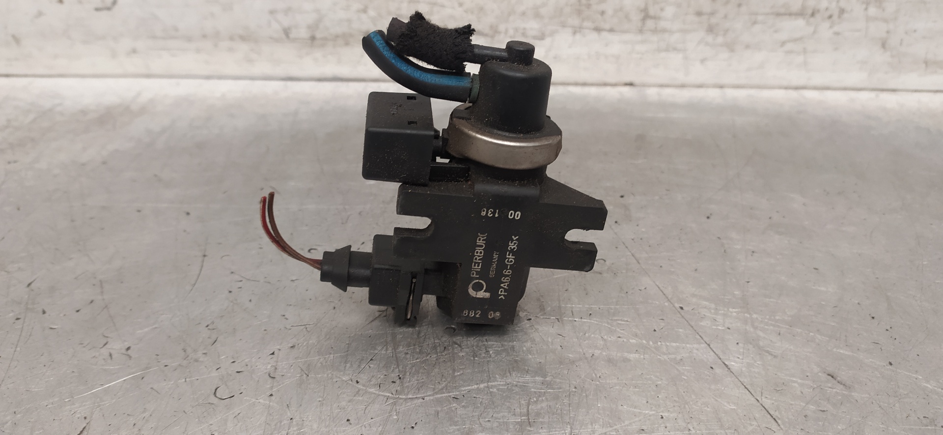 BMW 5 Series E39 (1995-2004) Solenoid Valve 2247906 25967590