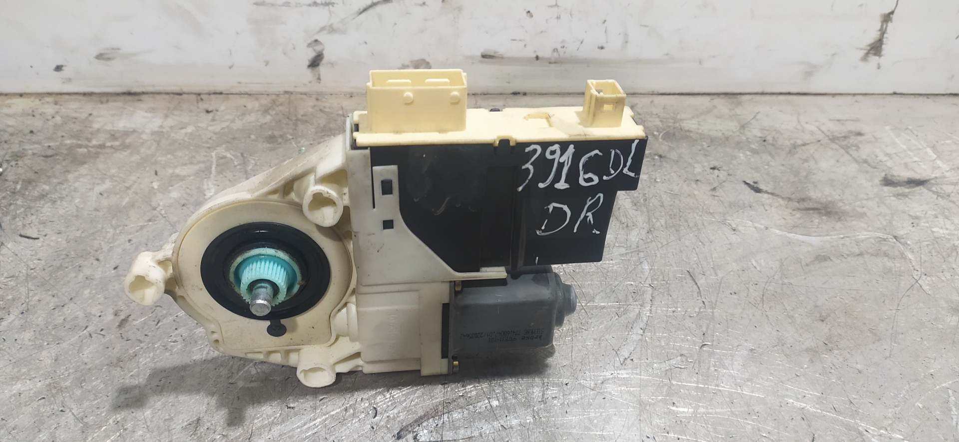 PEUGEOT 307 1 generation (2001-2008) Front Right Door Window Control Motor 7746004701 20075182