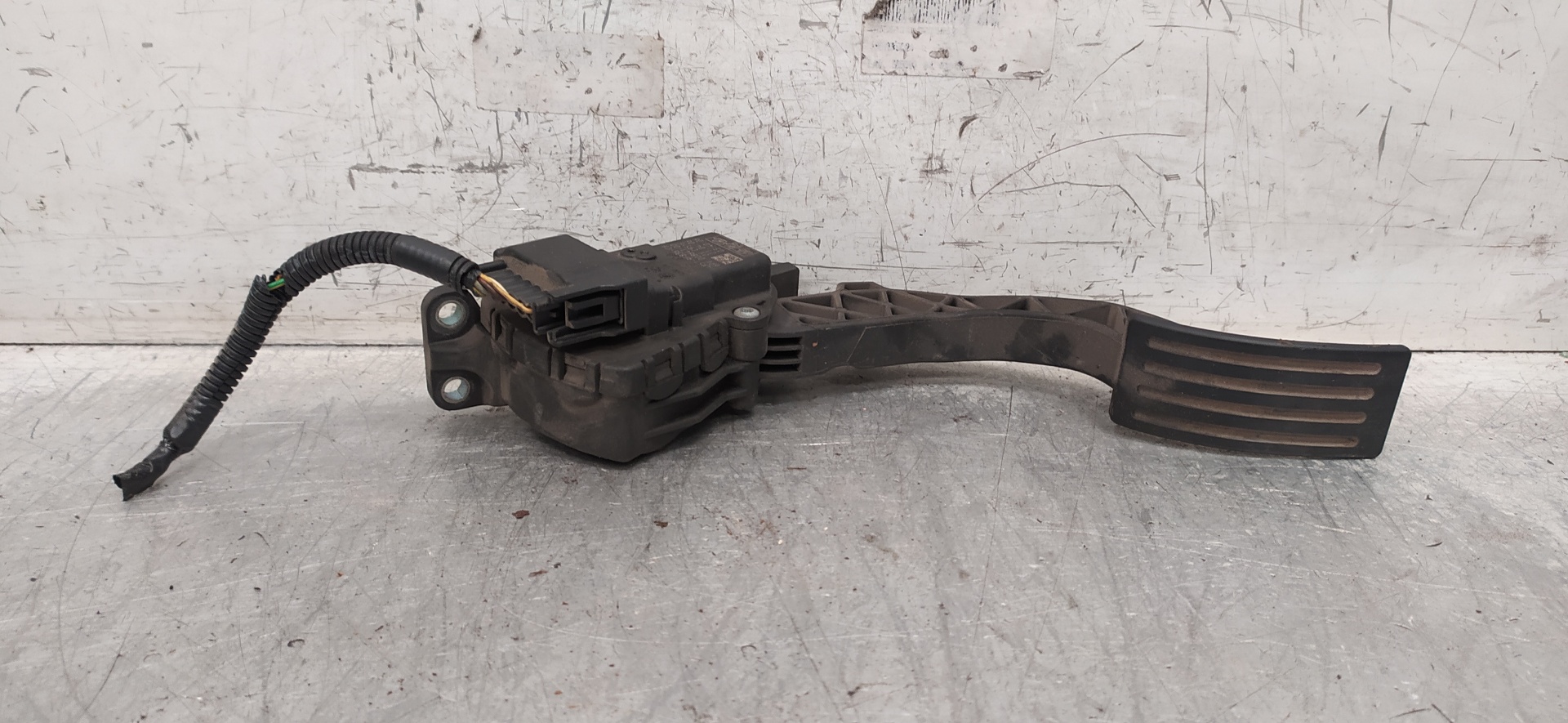 VOLVO V50 1 generation (2003-2012) Throttle Pedal 4M519F836CH 23392314