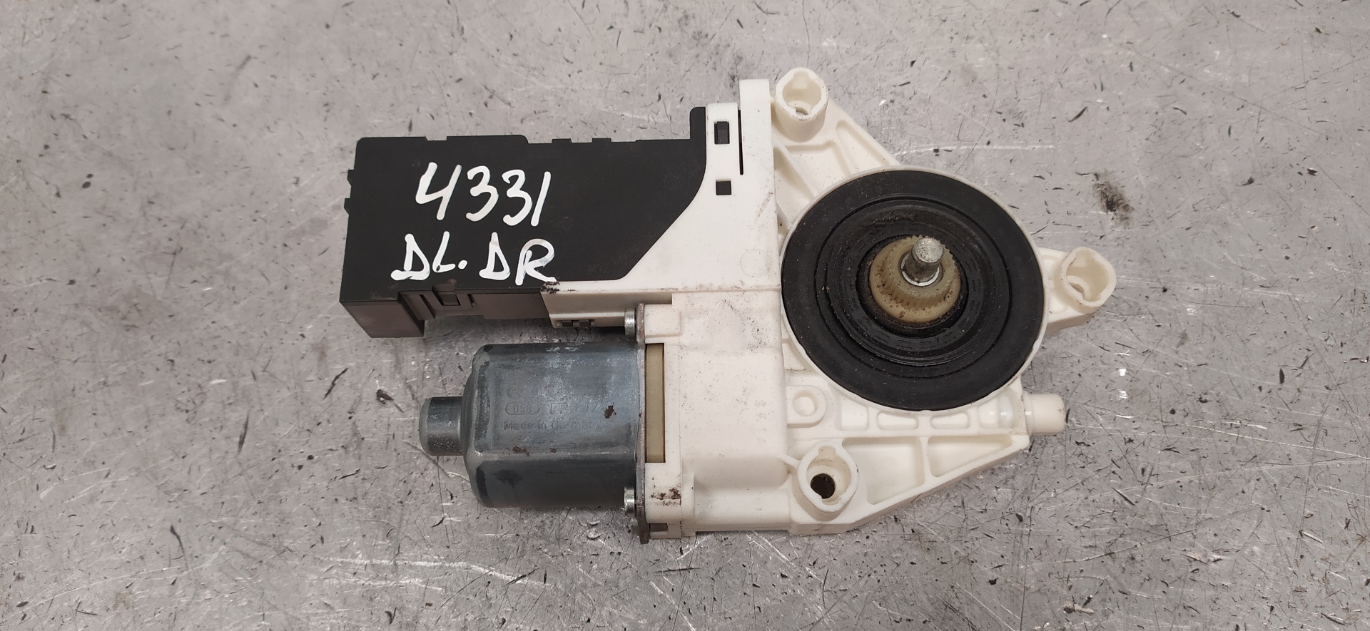 VAUXHALL 407 1 generation (2004-2010) Front Right Door Window Control Motor 1137328127, 0130822201 20104179