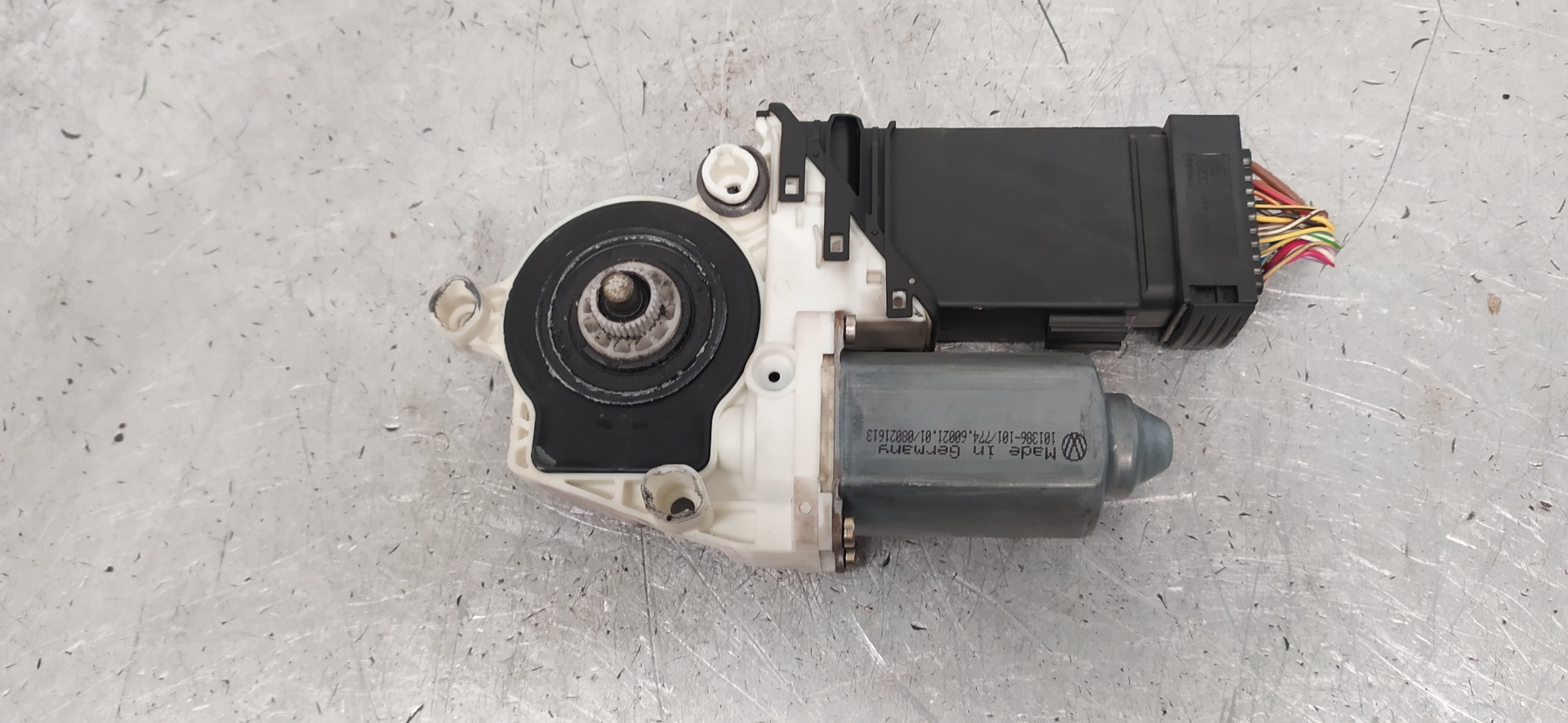 MAZDA Leon 1 generation (1999-2005) Motor de control geam ușă dreapta față 1J0959802G 20115776