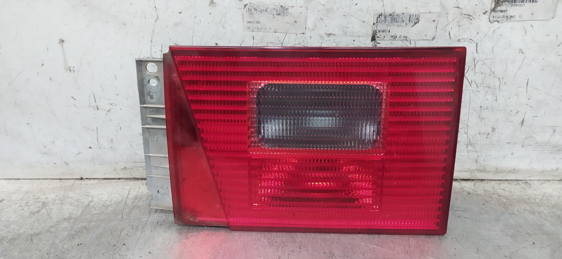 SEAT Alhambra 1 generation (1996-2010) Rear Right Taillight Lamp 7M3945112B 25967434