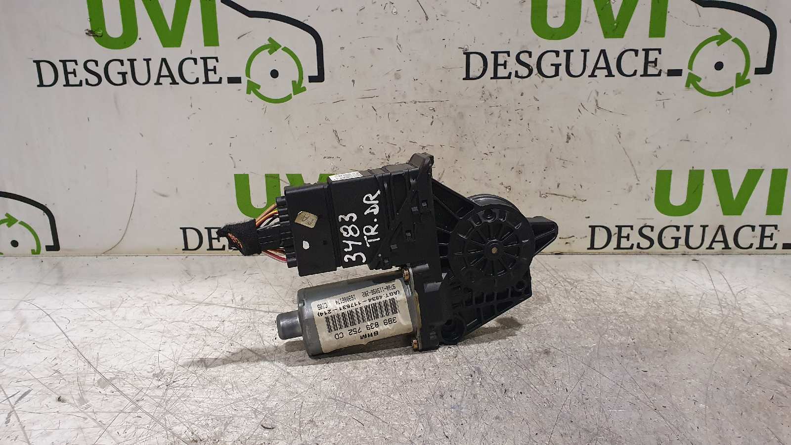 VOLKSWAGEN Passat Variant 1 generation (2010-2024) Rear Right Door Window Control Motor 3B9839752CD 20031381