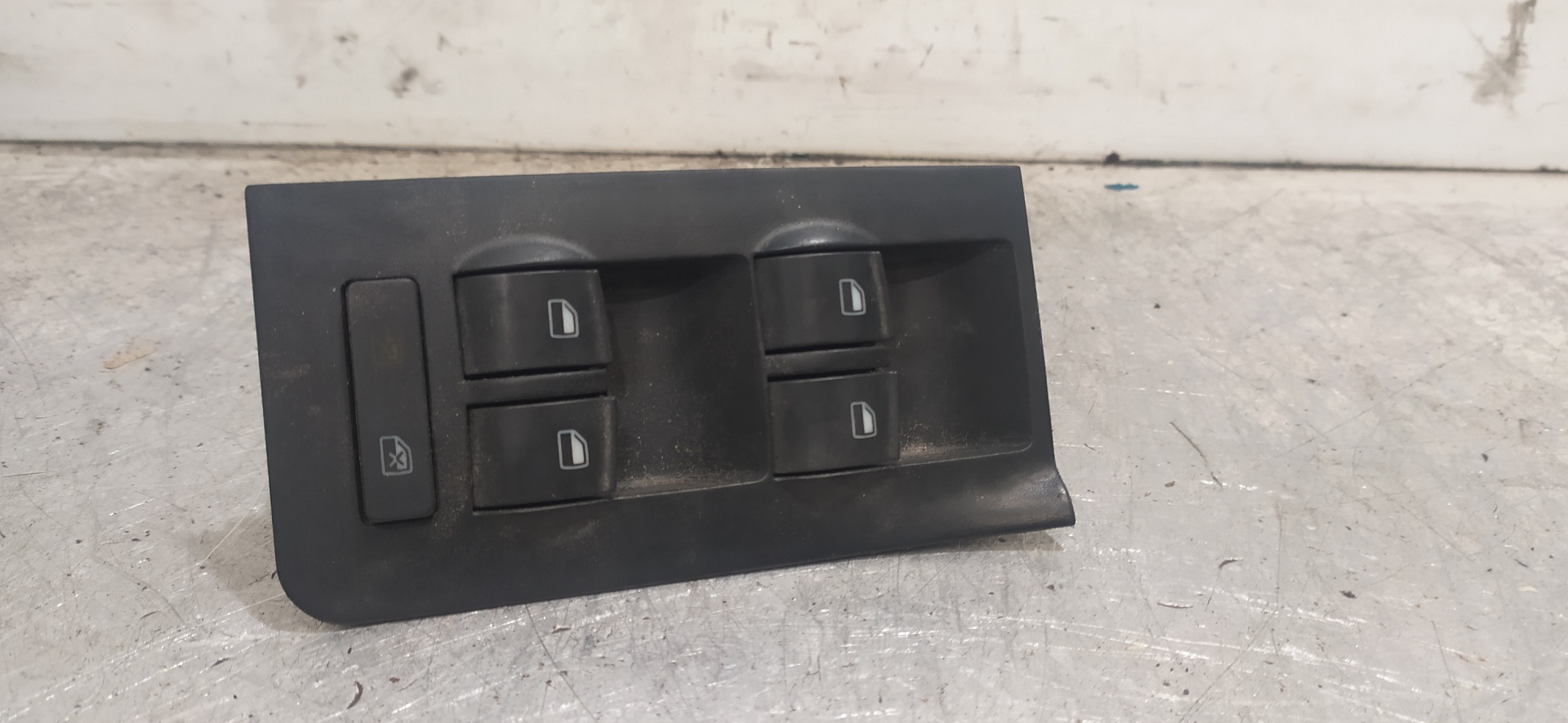 FIAT A6 C5/4B (1997-2004) Front Left Door Window Switch 4B0959851B 20079965