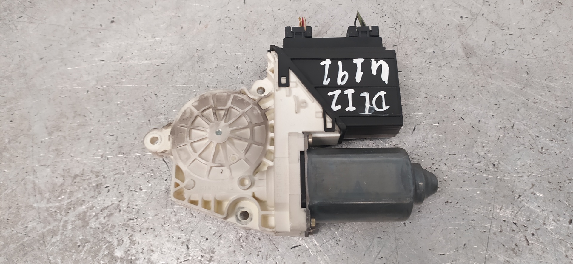 SEAT Cordoba 2 generation (1999-2009) Motor regulator geam ușă stânga față 101387102 20095704